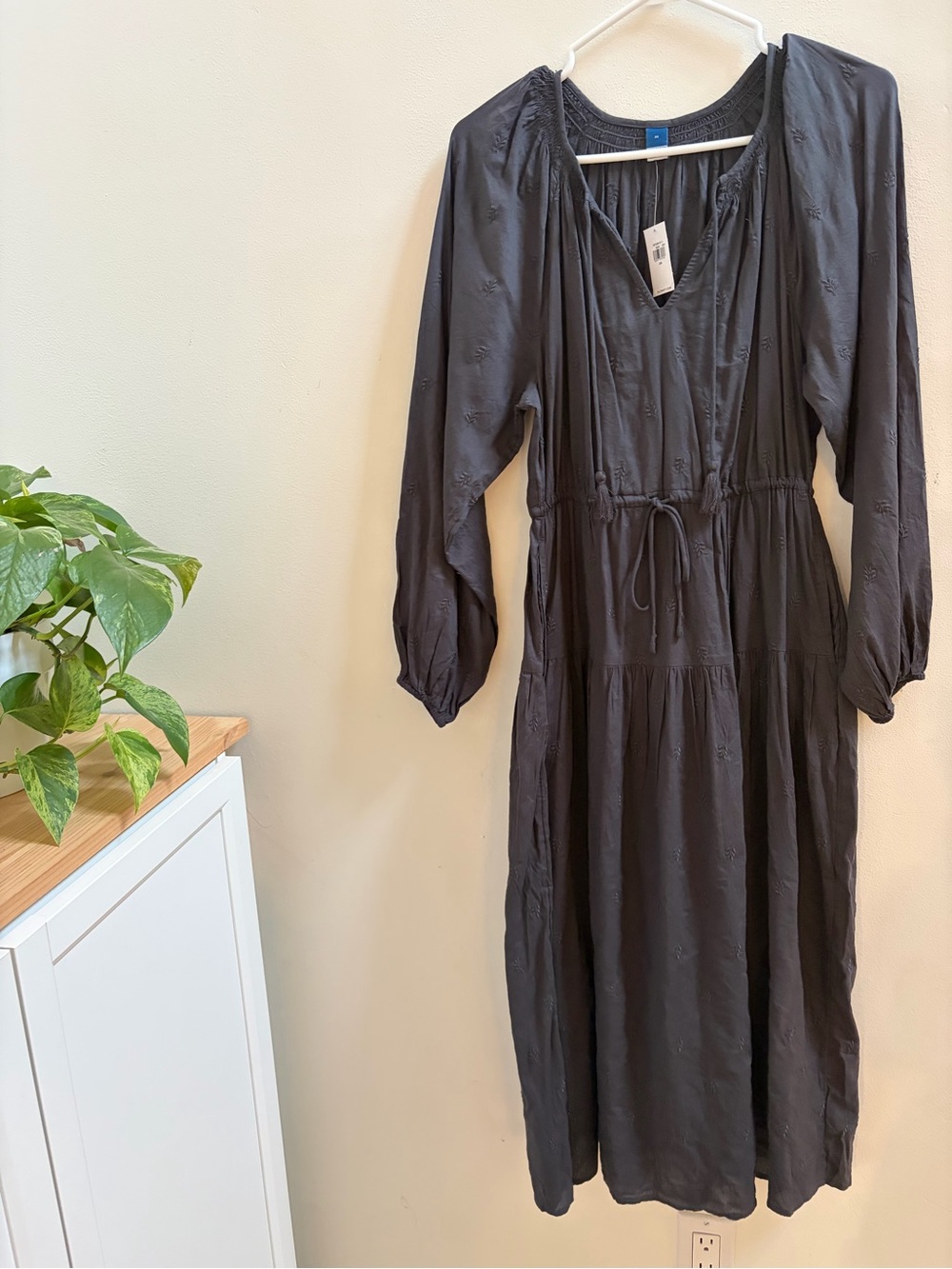 NWT OLD NAVY WAIST DEFINED EMBROIDERED MIDI - Picture 2 of 7